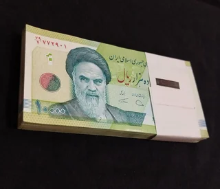 بسته اسکناس ۱۰۰۰۰ ریالی حافظیه دژپسند همتی